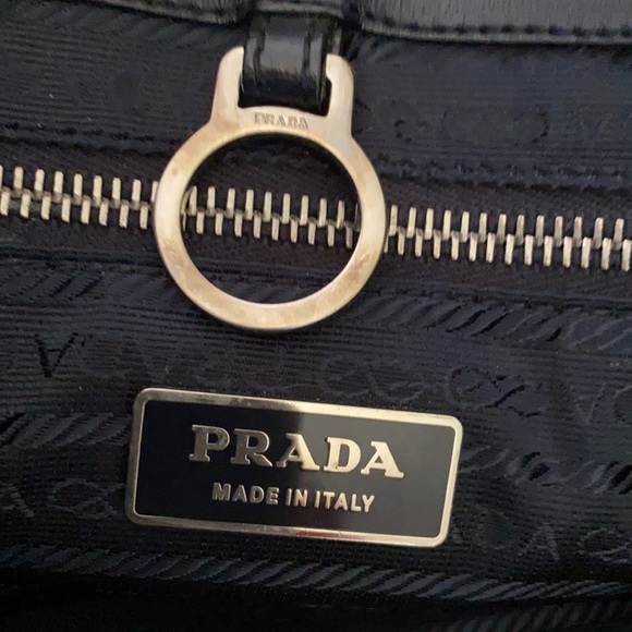 Small Prada handbag - Picture 6 of 9